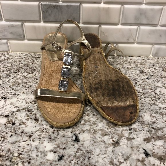 Like New ❤️ 9.5 T-Strap Sandals Ralph Lauren - Picture 5 of 7